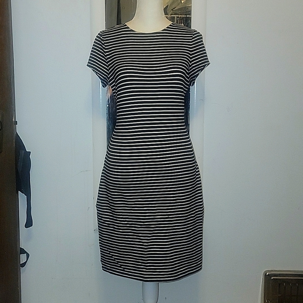 NWT Elegant T-Shirt Dress